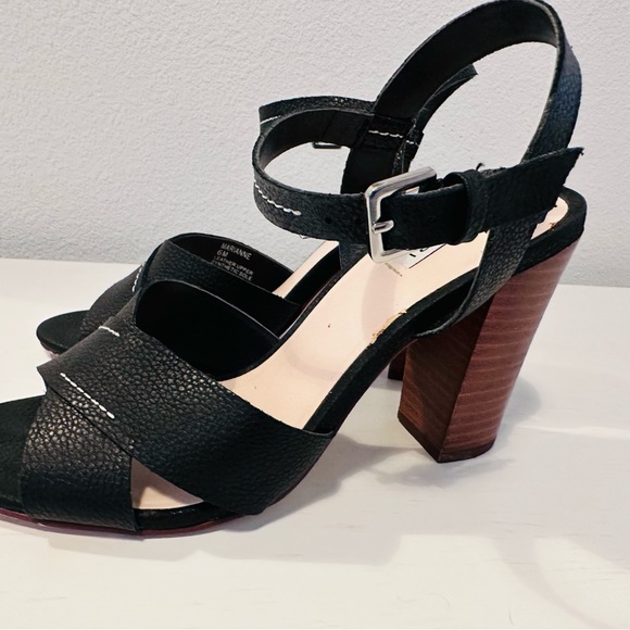 Tahari Marianne Sandals - Picture 2 of 6